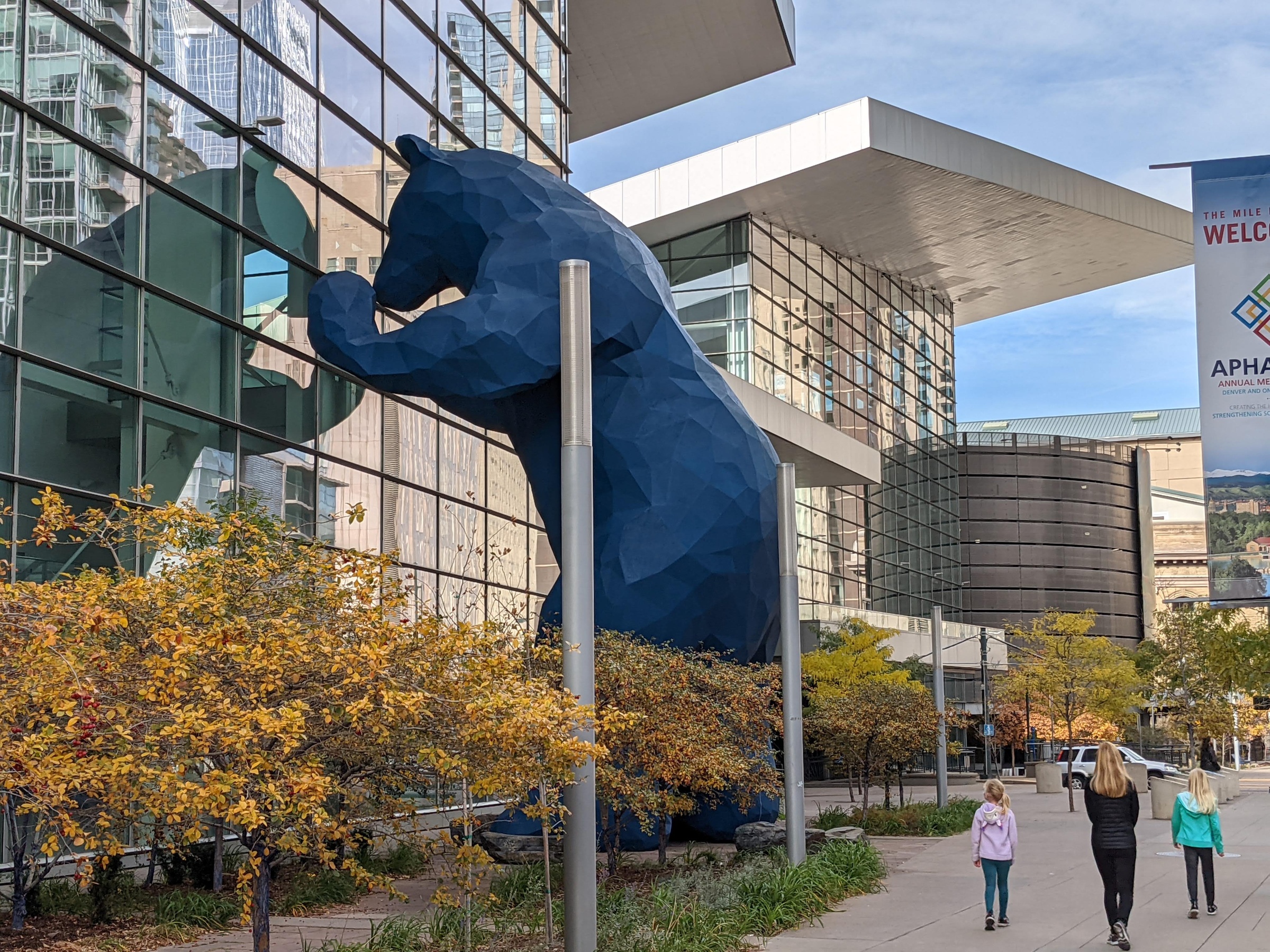 Explore Denver LoDo with a Walking Tour for Groups