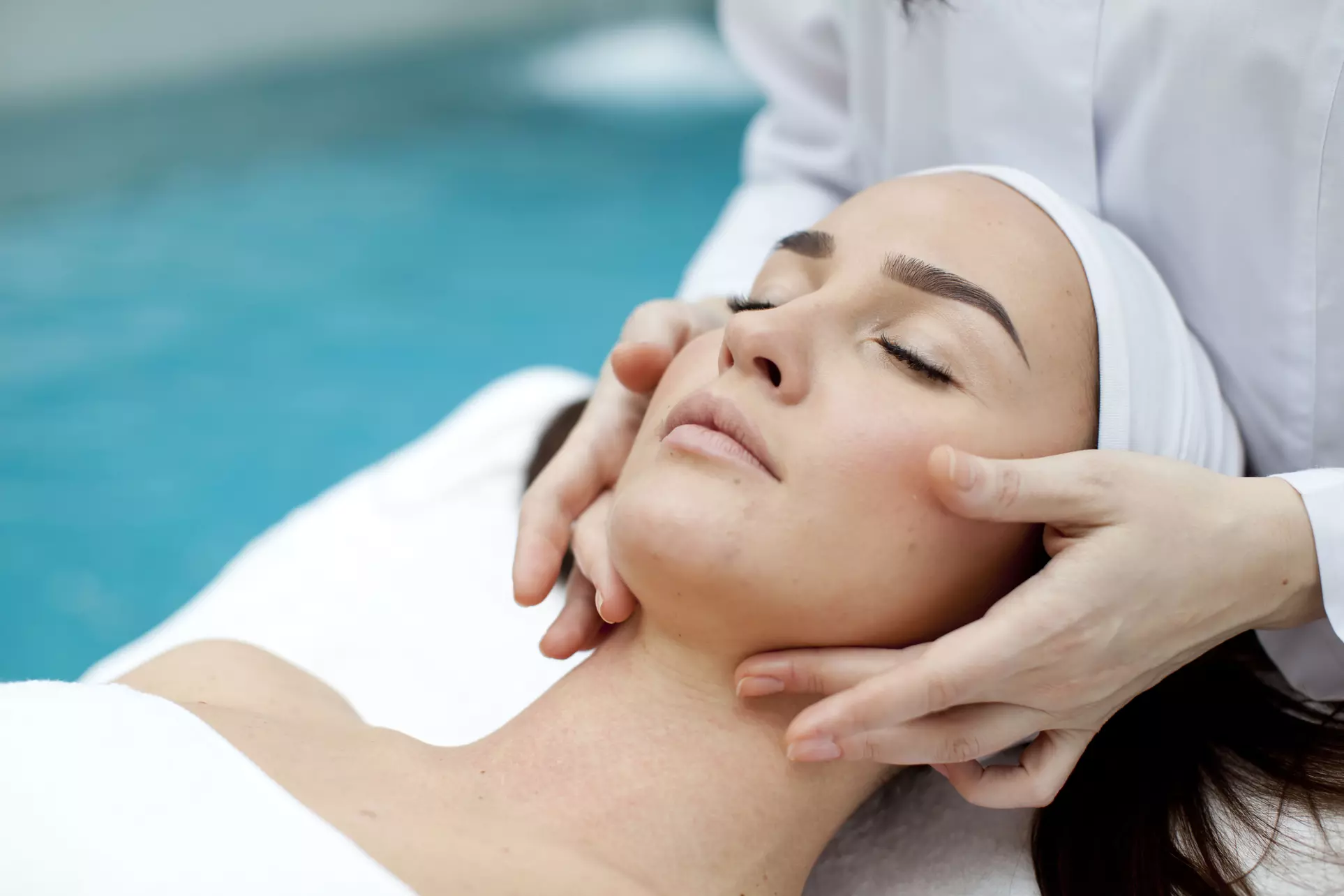 Experience MojAmore Beauty Lounge's facial treatments like the Red Carpet Facial and 60 Minute Anti-Aging Facial, up to 53% off - Primary Image