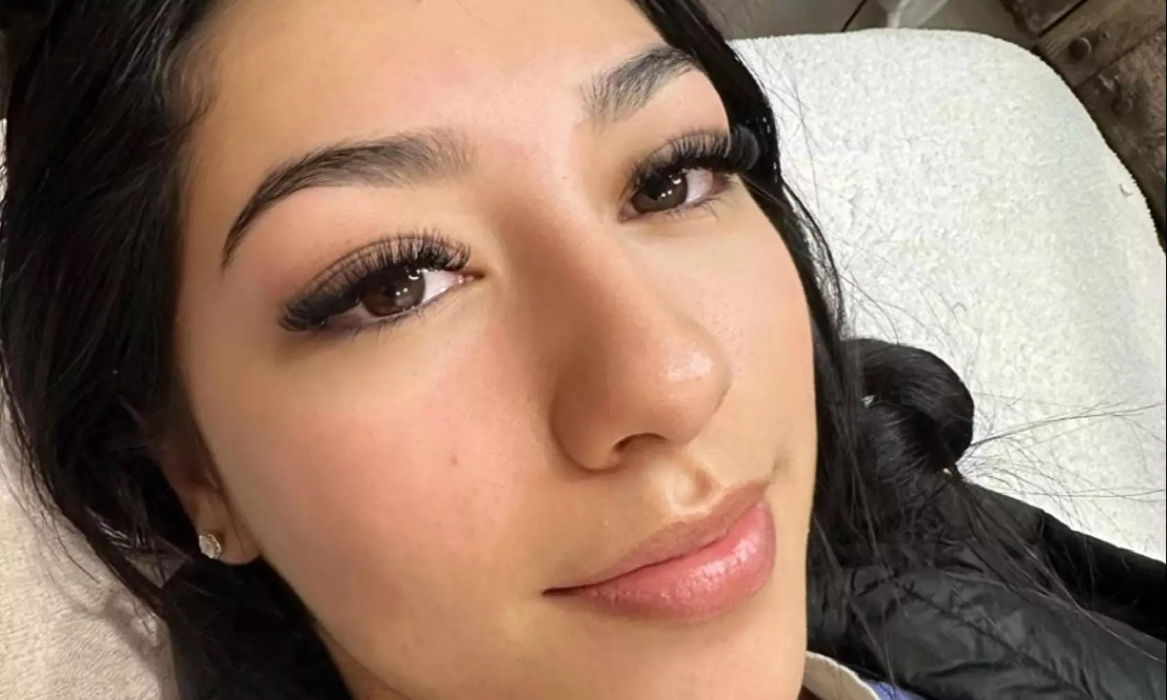 Transform Your Look with One Full Set of Classic, Hybrid, Volume, or Mega Volume Lash Extensions. Save Up to 36% - Primary Image