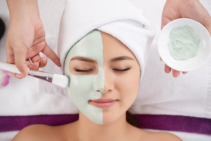 Men’s Designed Facial, 60-Minute European or Signature Facial Package