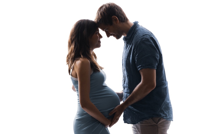 Image 11: Maternity photoshoot with an soft copies on USB
