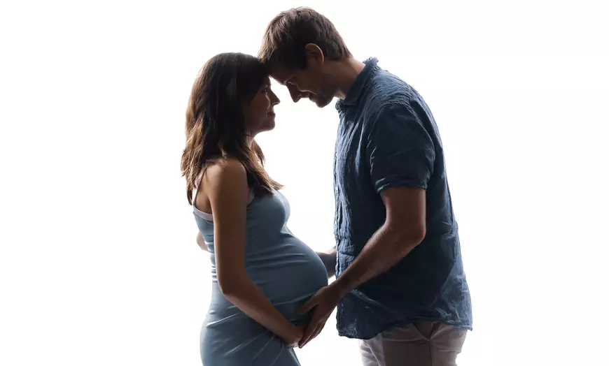 Image 11: Maternity photoshoot with an soft copies on USB
