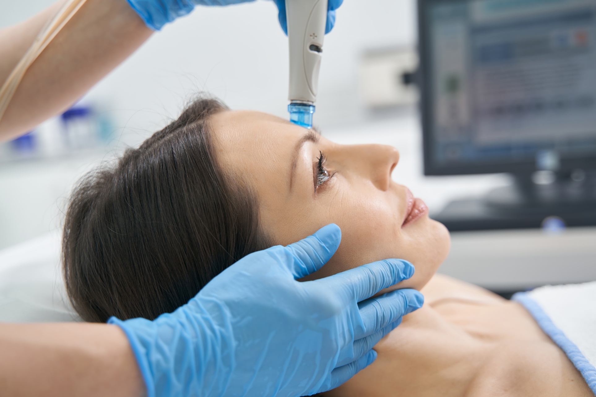 Up to 42% Off on HydraFacial at Lizii Skincare Studio
