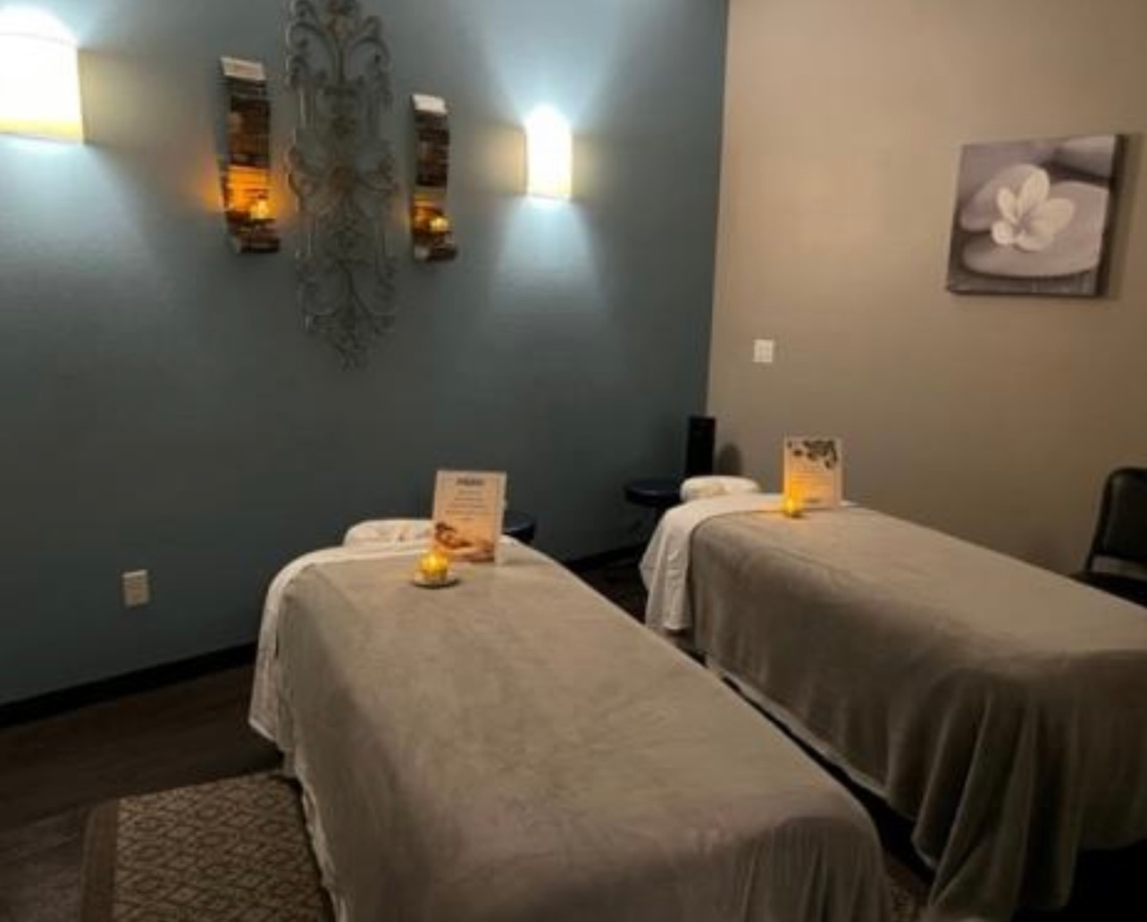 Up to 30% Off on Couples Massage at Cloud 9 Massage & Foot Spa