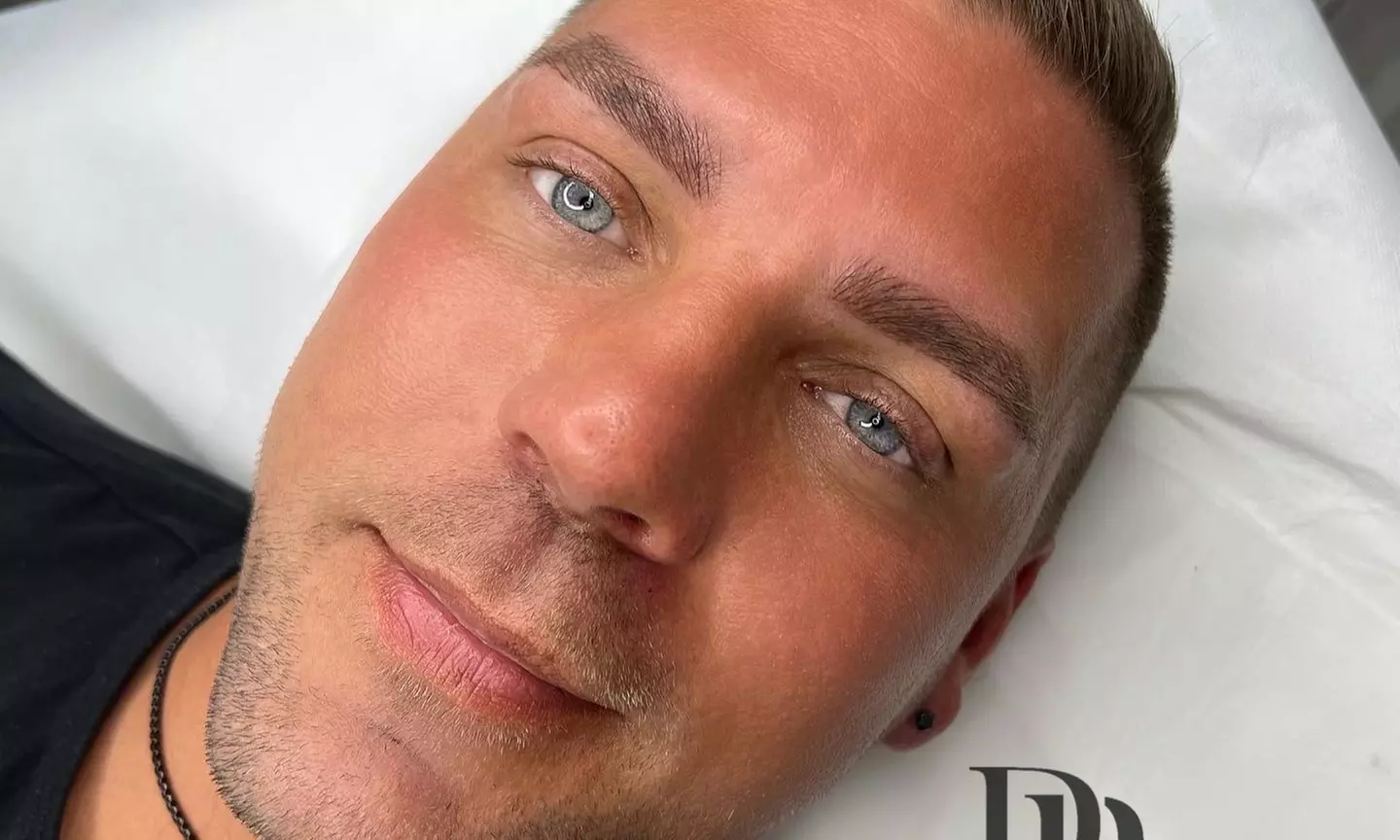 Bis zu 55% Rabatt auf den Microblading bei SCHÖNHEIT