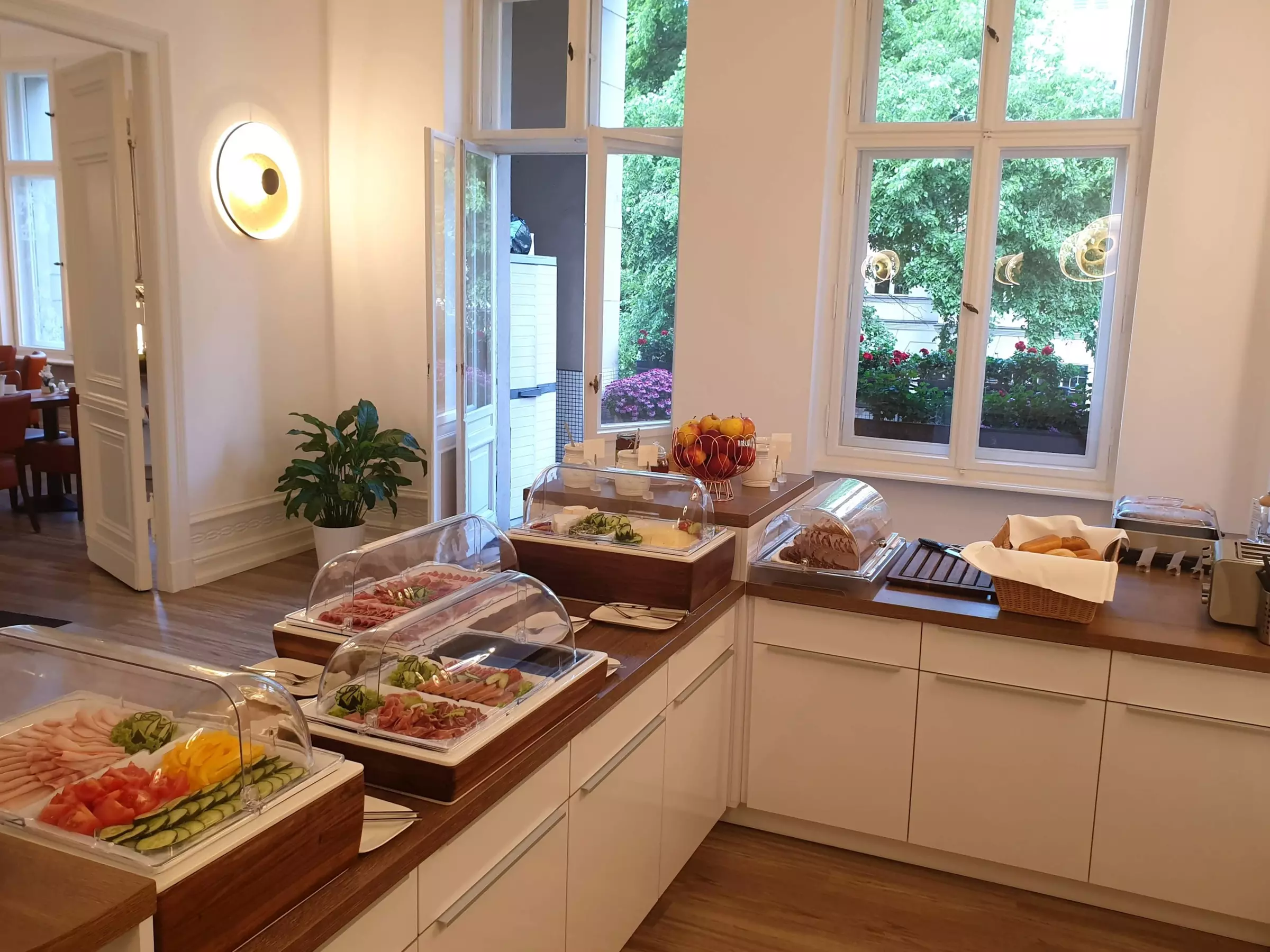 Montags-Freitags: Frühstücksbuffet für 1-2 Personen