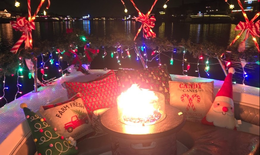 Private Holiday Light Boat Cruise – Huntington Beach & Newport Parades