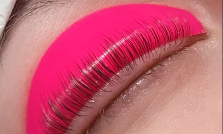 Get Natural Lashes with One Eyelash Lift Treatment