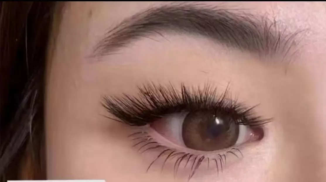 Classic, Hybrid, or Volume Eyelash Extensions Session