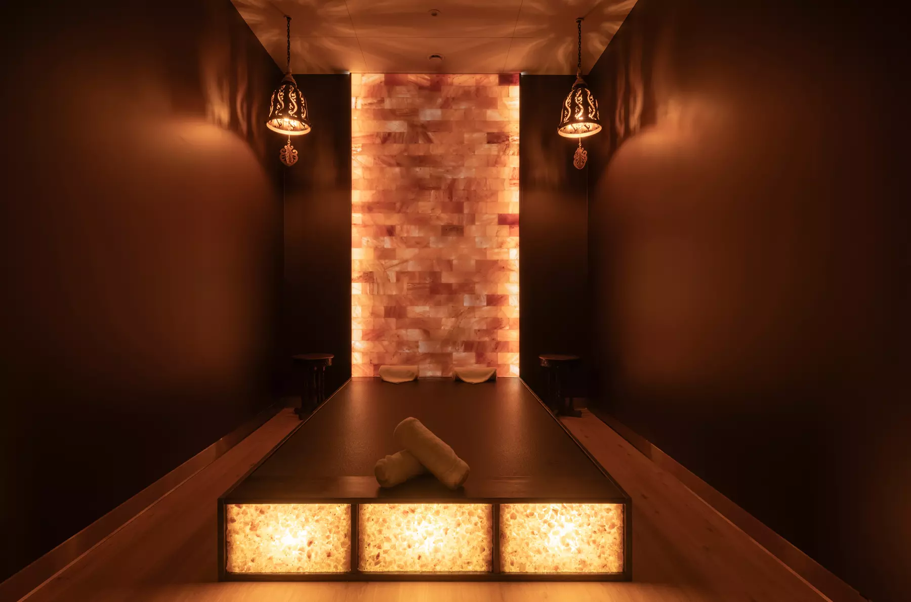 Ciesz się relaksem w saunie na wyłączność dla 1 lub 2 osób z opcją masażu tajskiego