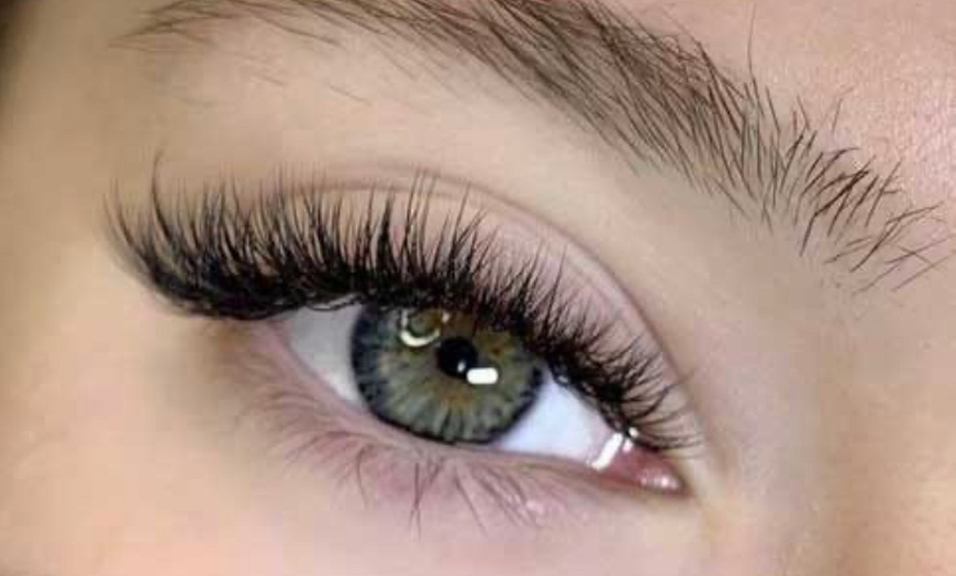 Image 2: Up to 36% Off on Eyelash Extensions at Lalash By Day