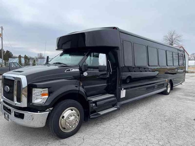 1 Hour Party Bus Rental/Shuttle Service For New Orleans area.  - Lakejayys Logistics 