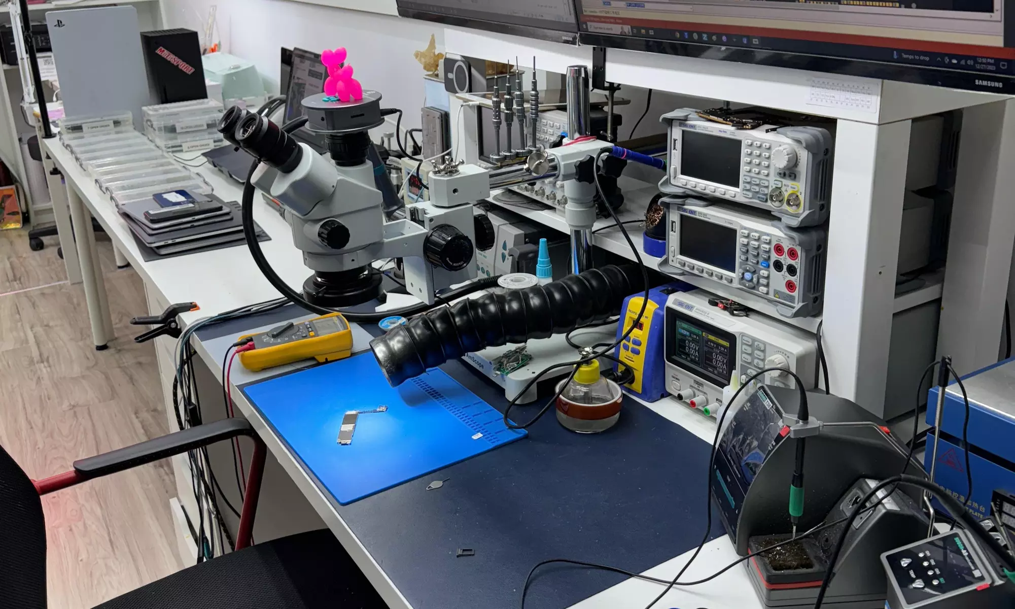 Up to 46% Off on On Location Cell Phone Repair at FIXBOARD