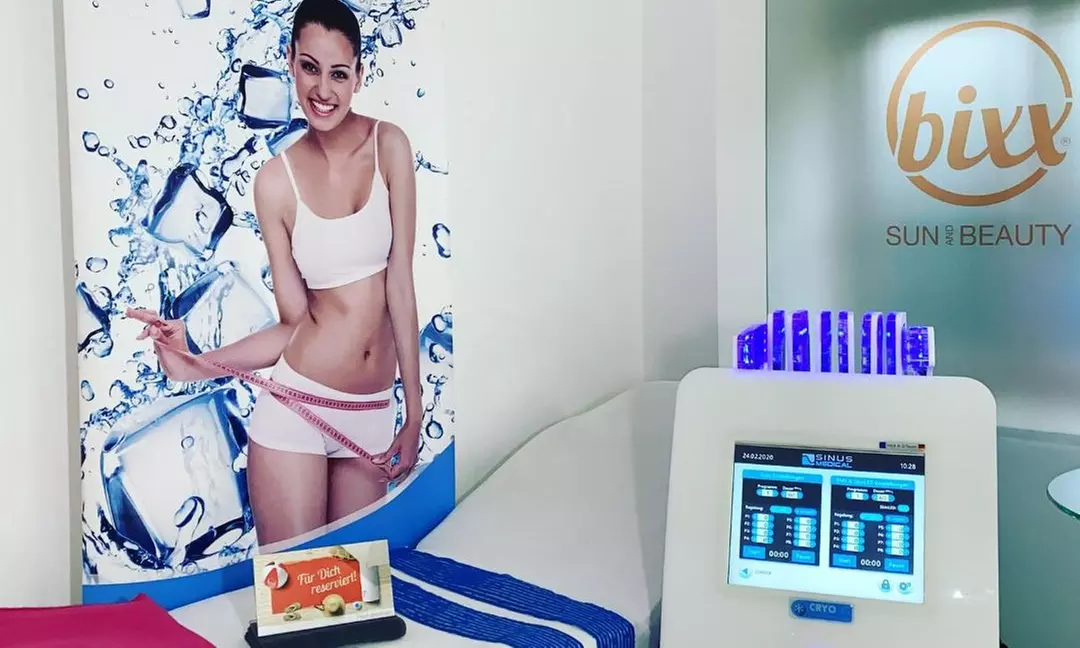 Effektives Figurmanagement & Muskelstraffung: Kryolipolyse mit EMS