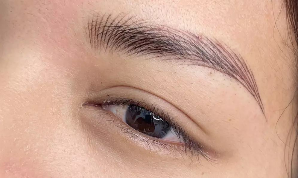 LLQ Studio offers a Nano Hair Stroke Eyebrows session with up to 50% off for stunning, realistic brows