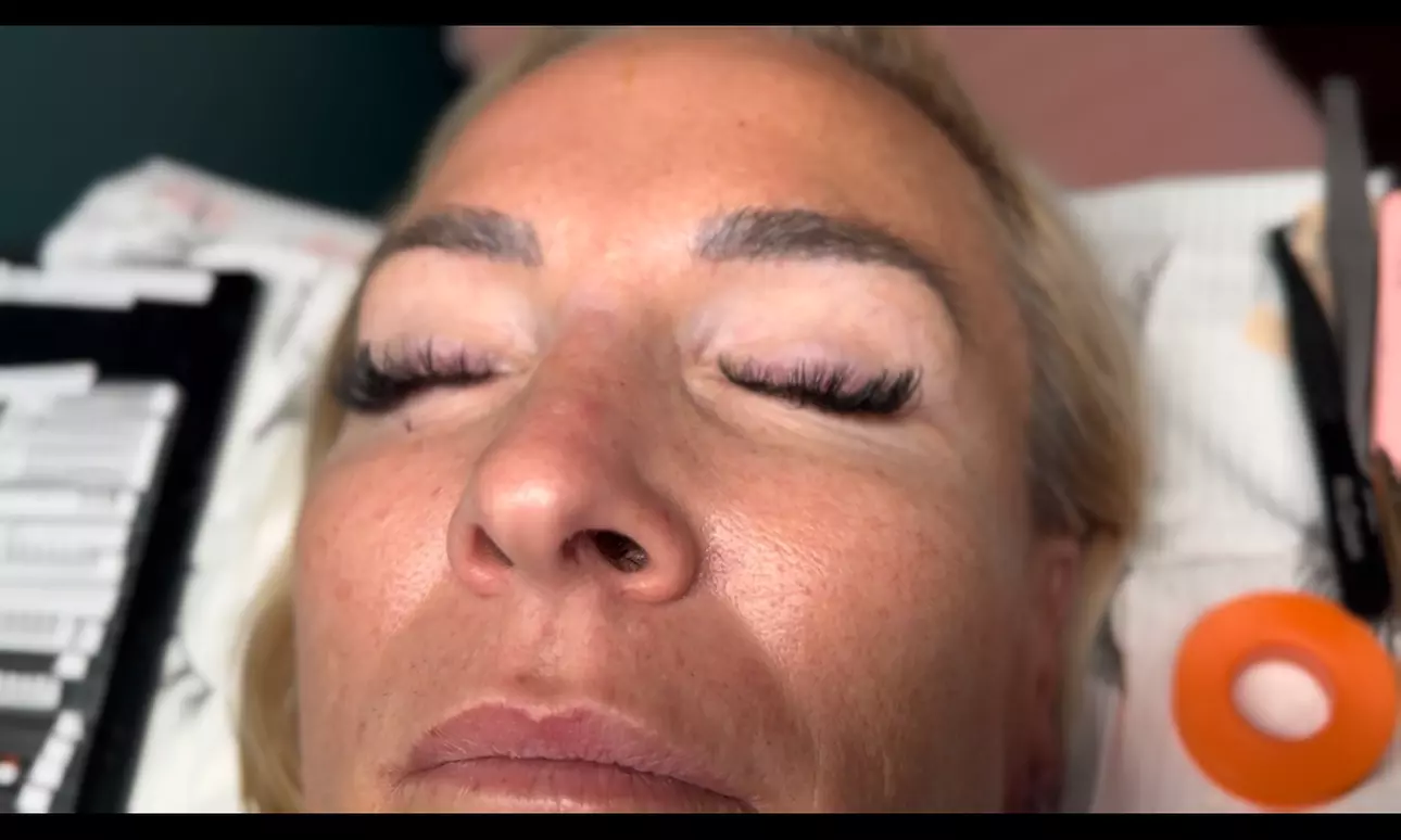 Enhance Your Eyes with Full Set of Classic or Volume Eyelash Extension