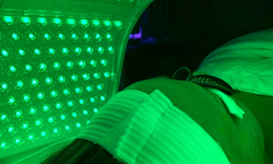 Image 2: A 60min Oxygen Facial & shoulder Massage or 75min Luxury Facial & More