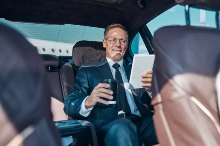 Jusqu'à 31% de réduction sur Limousine / Chauffeur (Transport) chez Lys Prestige Transport