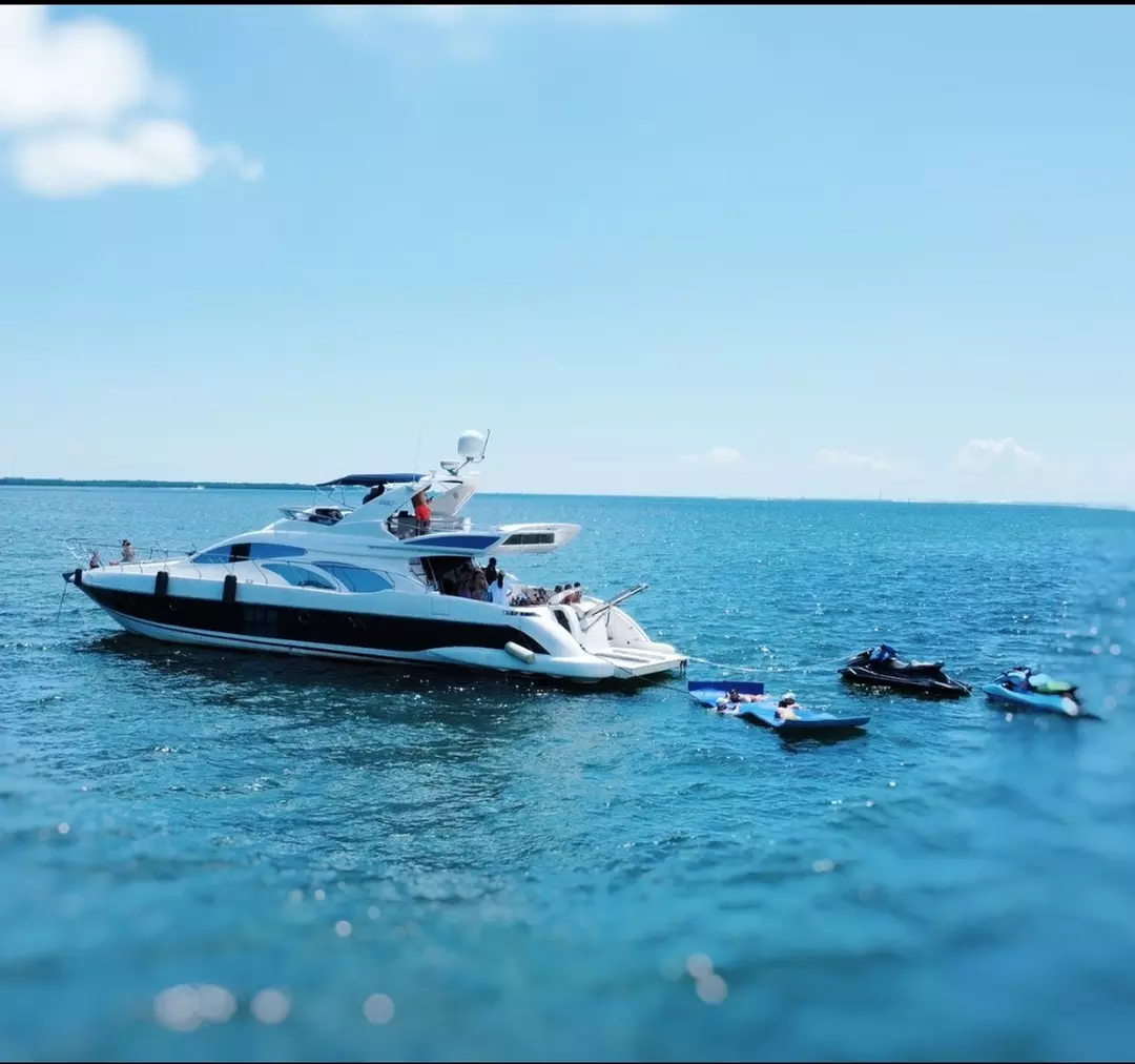 Up to 40% Off on Yacht Rental at Dreamyboat - Primary Image