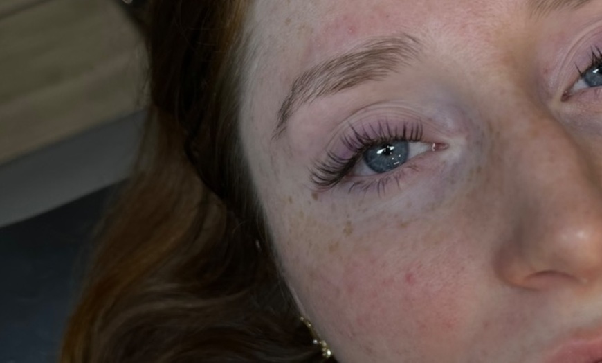 Image 2: Enhance Your Look with Hybrid/ Volume/ Classic Extensions or Lash Lift