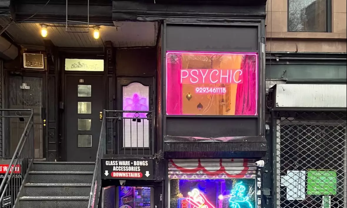 Up to 39% Off on Psychic/Astrology/Fortune Teller at Psychic Reader Lisa - Primary Image