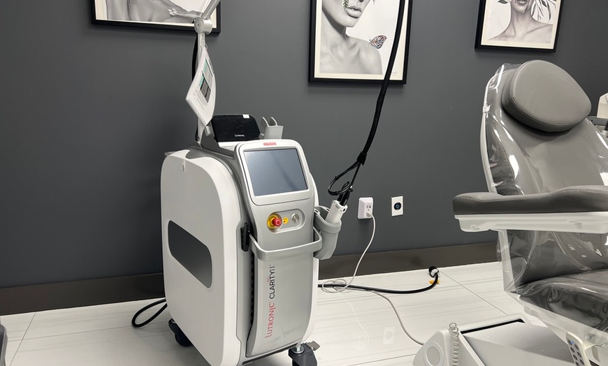 Image 3: Unleash Radiance:Transform Your Skin w/1 or 3 Laser Resurfacing Magic!
