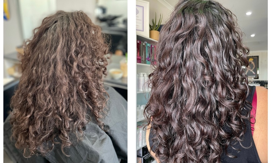 Image 3: Salon - Haircut - Women at Coco and Curls