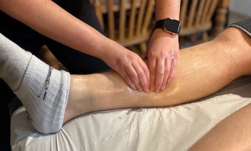 Image 3: Relax with 30/45/60 Min Sports Massage Sessions!