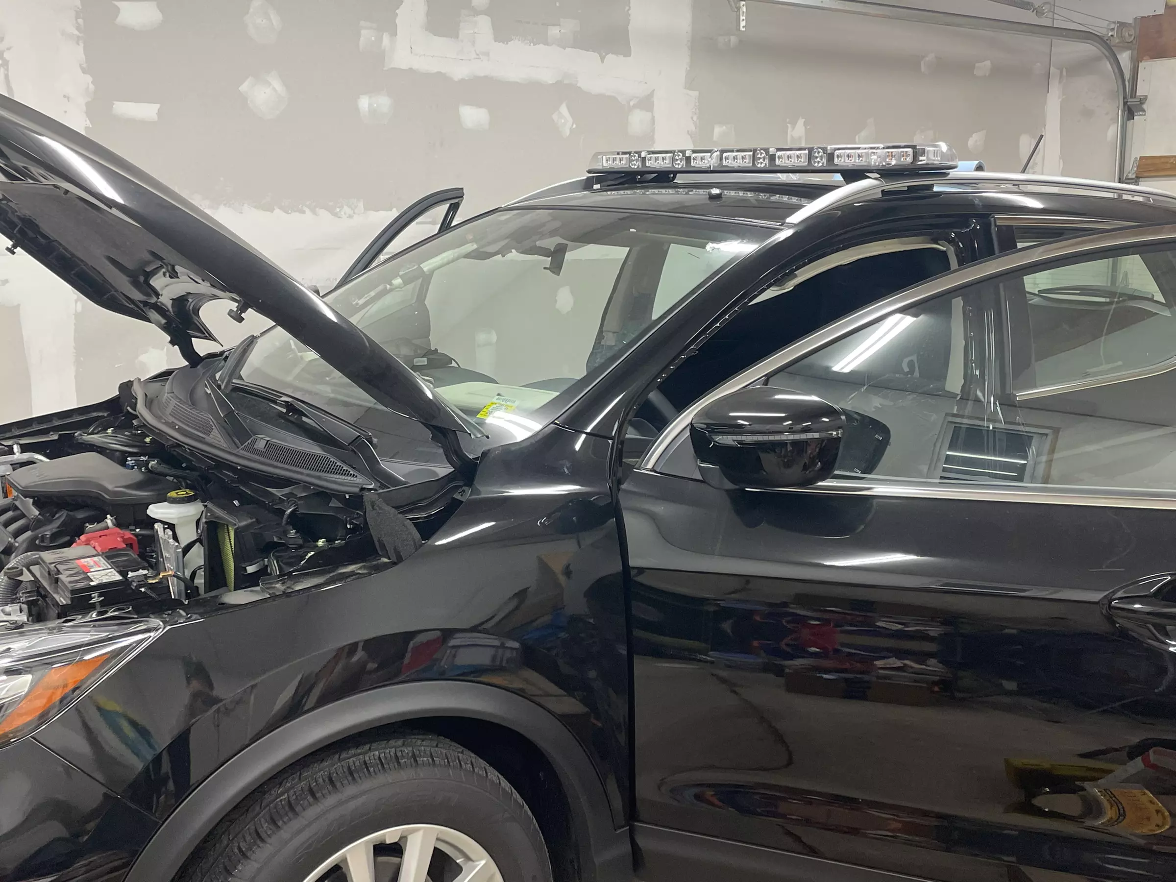 Up to 34% Off on Oil Change - Full Service at Autosomnia Speed & Sound HQ - Second Medium