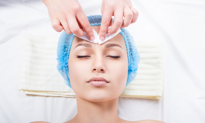 Image 8: Karty podarunkowe do wydania na usługi w salonie Estetic World