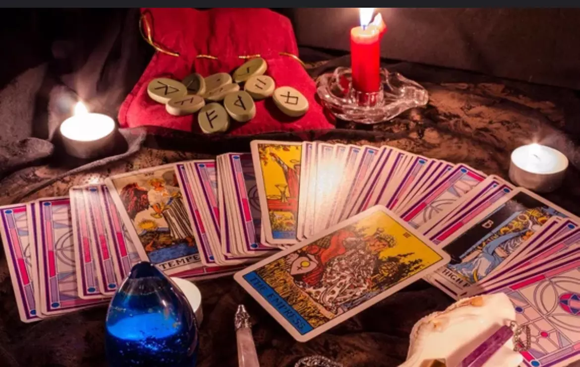 Explore Your Future with Psychic and Tarot Readings at Readings by Ms. Lynda, (Up to 63% Off) - Second Medium