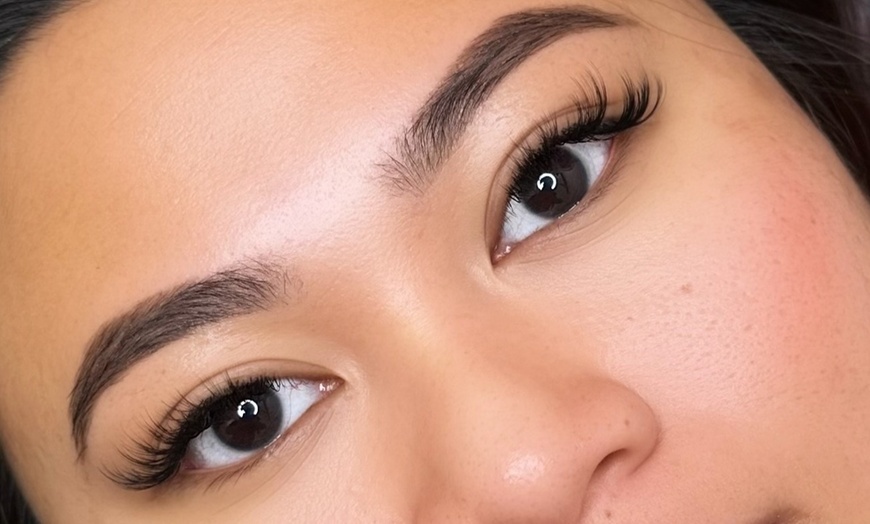 Image 2: Get Personalized LED Eyelash Extensions for a Custom Look