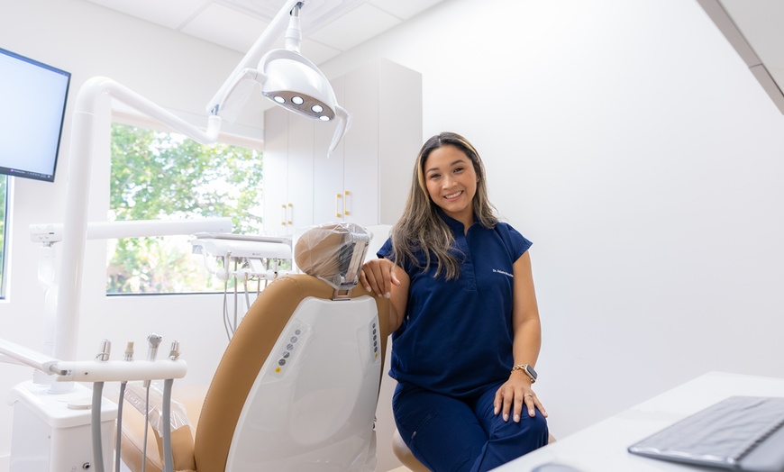 Image 3: Comprehensive Dental Checkup Package