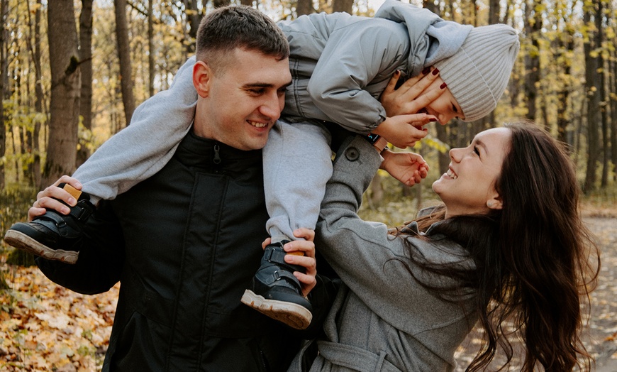 Image 12: Fotoshooting mit 10 oder 20 Bildern – für bis zu 3 Personen