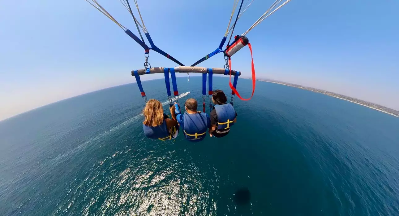 Share the Thrill: 800ft Parasail Flight! Smooth Take-offs and Landings