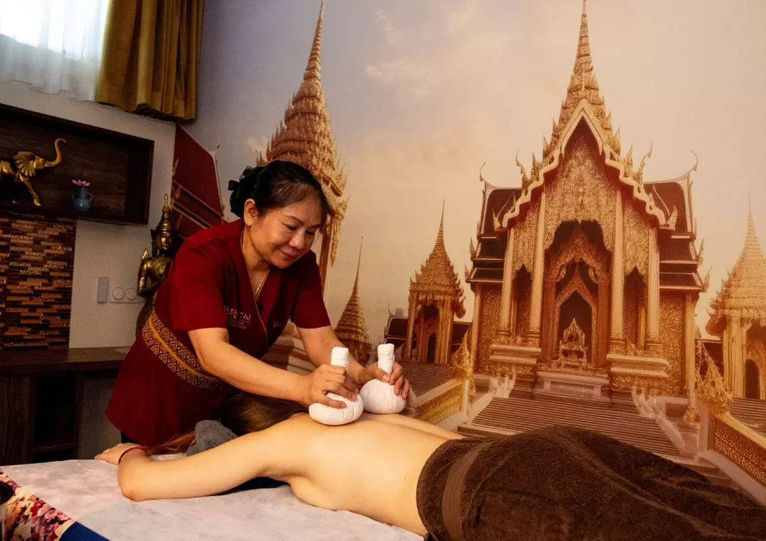 60 lub 90 minut autentycznego tajskiego masażu regenerującego