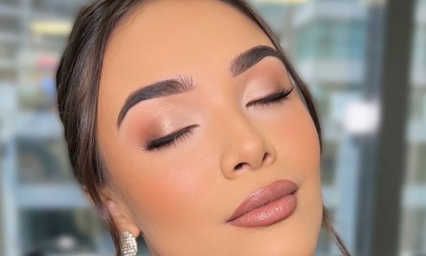 Image 8: Maquillaje natural de día o de noche completo para 1 persona