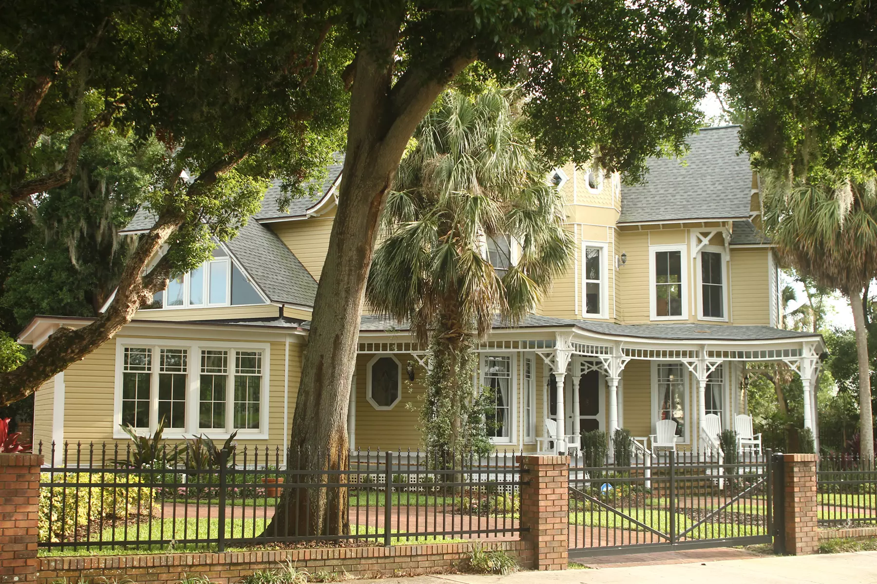 Explore Tarpon Springs on a Guided Walking Tour Adventure