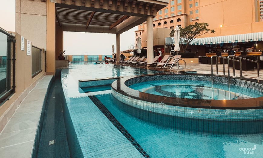 Image 10: 5* Pool and Health Club Access