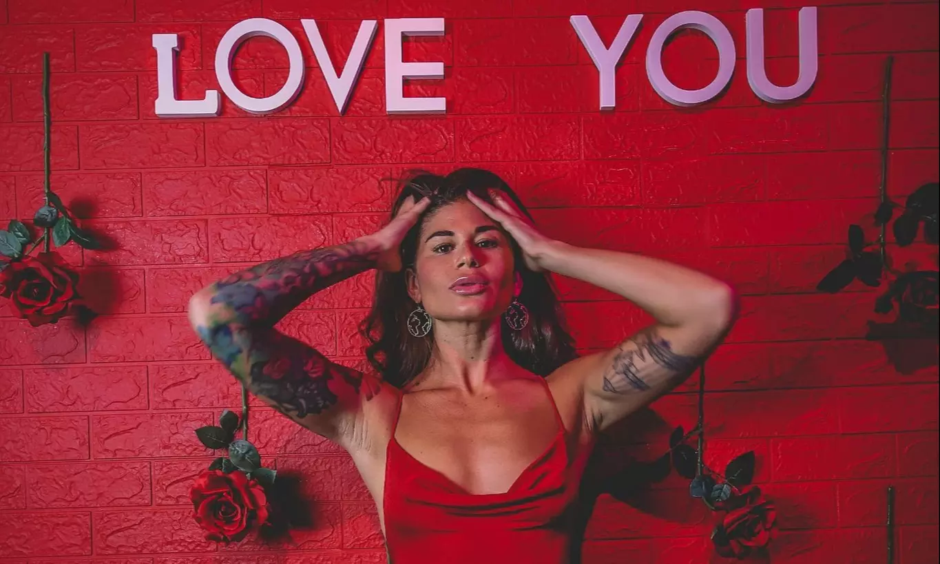 Up to 26% Off on Studio Photography at Oakland Park Selfie Musem - Second Medium