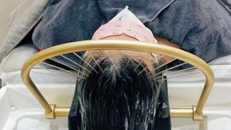 Signature Head Therapy with Hair Wash and More at Dayue Beauty Spa