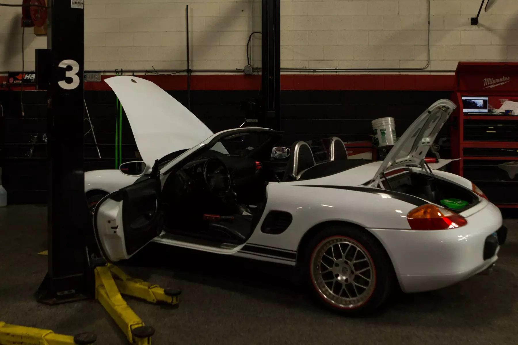 Get Carrectly's multi-point inspection and hand car wash, regular maintenance with up to 20% off - Second Medium