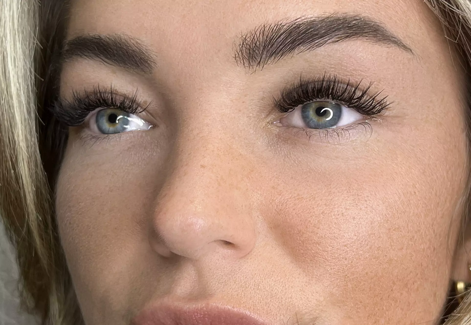 Wimpernverlängerungen von Schilling