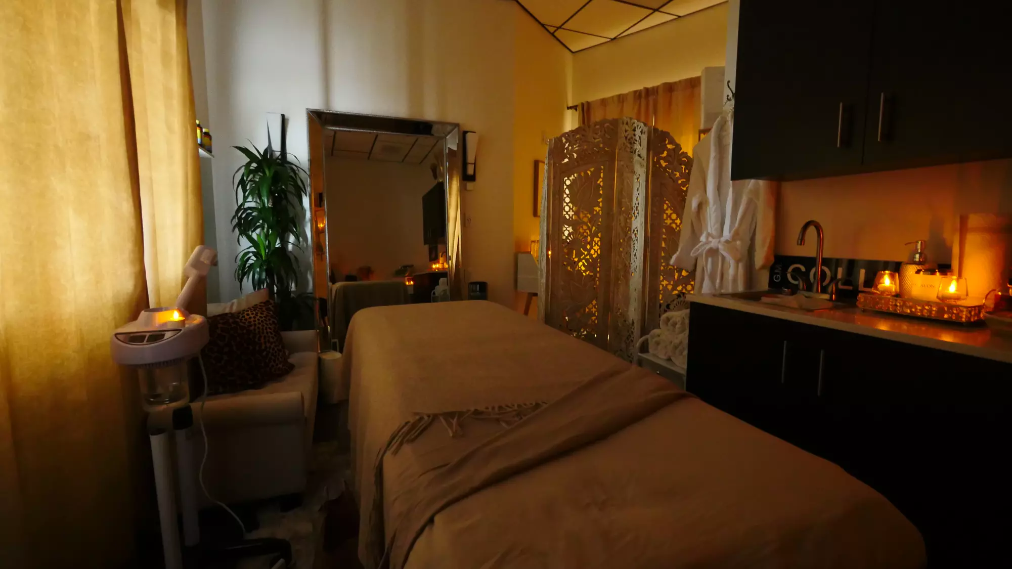 Up to 48% Off on Full Body Massage at Bedivine Spa - Second Medium