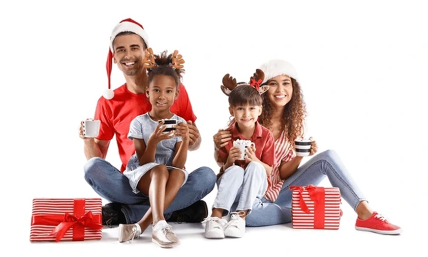 Image 4: Create Lasting Memories with Christmas Family Photo Sessions