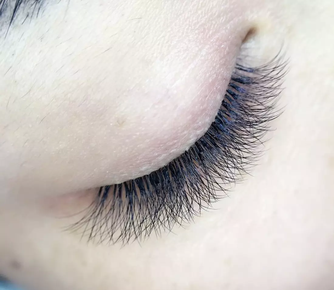 Up to 65% Off on Eyelash Extensions at LashZoo Eyelash extension - Second Medium