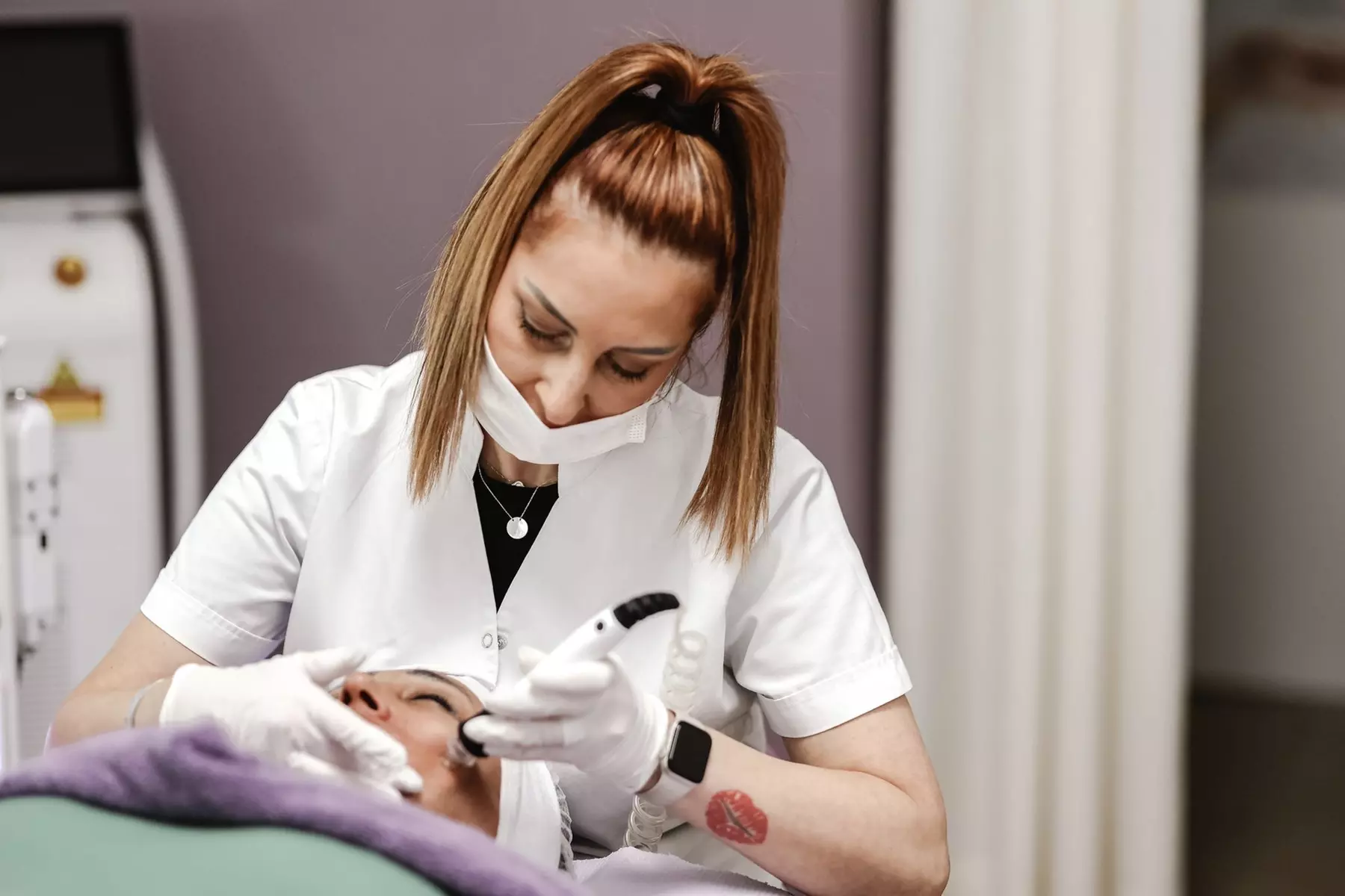 Rabatt auf 60 od. 75 Min. kosmetische Aqua-Facial-Gesichtsbehandlungen