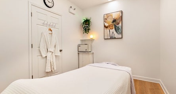 Solo or Couples Deep Tissue Massage + Hot Stones & Aromatherapy