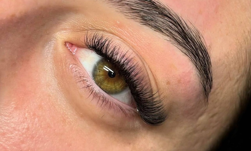 Image 3: Achieve Drama w/ Classic, Hybrid, 4D/5D/6D/7D Full Set Lash Extensions