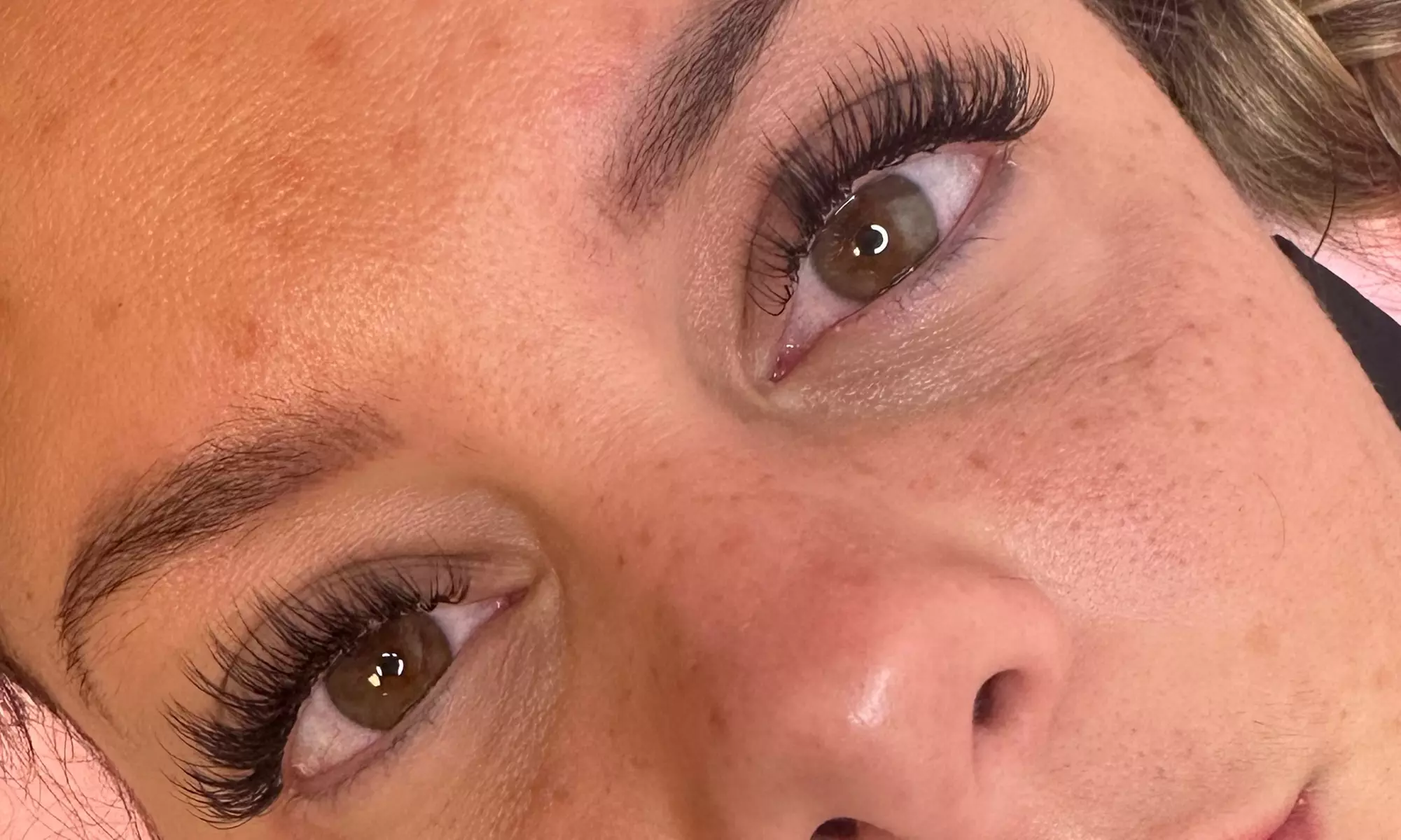 Discover Cowgirl Lash's Full Set Eyelash Extensions: Choose Classic, Hybrid or Volume for up to 33% off - Second Medium